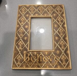Elegant Gold Picture Frame